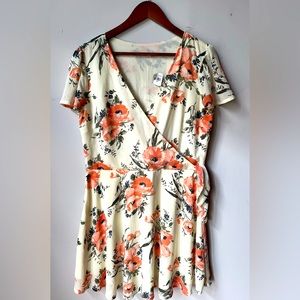 NWT Abercrombie Cream w/Floral Detail Mini Dress, Tie Waist, size L